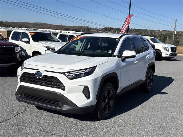 Used 2023 Toyota RAV4 XLE image 5