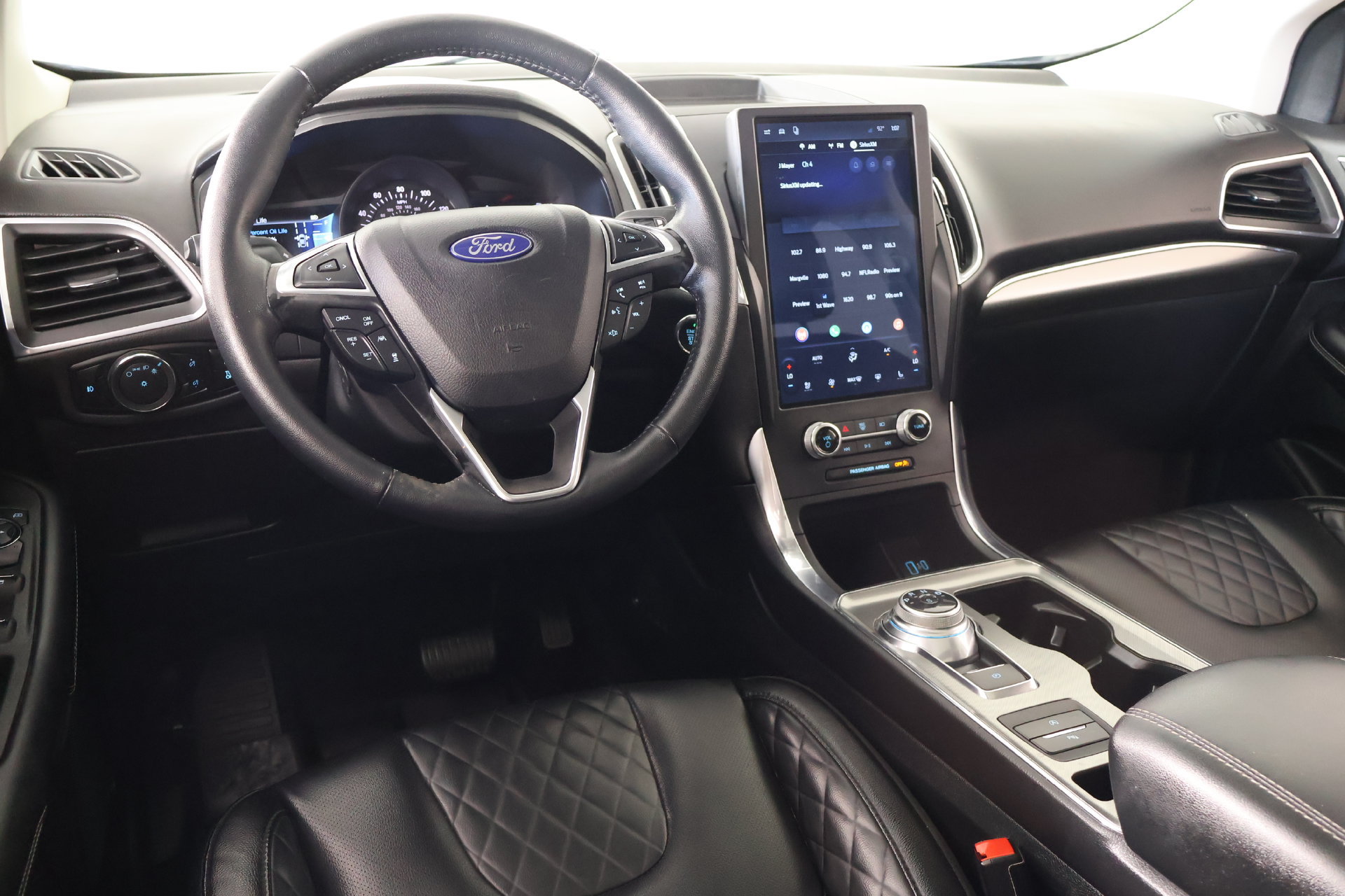 Used 2024 Ford Edge Titanium w/ Equipment Group 301A AWD/4WD image 2