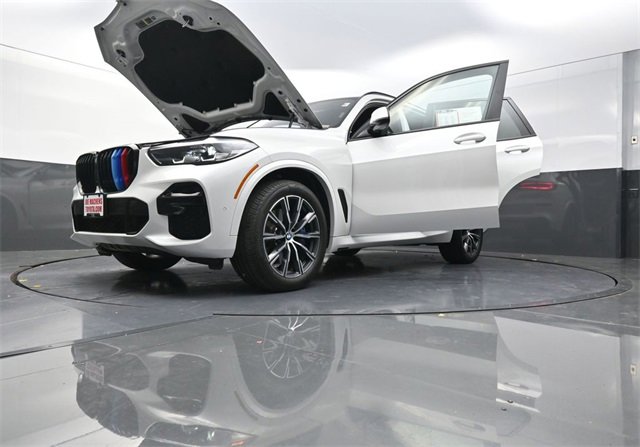 Used 2022 BMW X5 xDrive40i w/ M Sport Package image 37