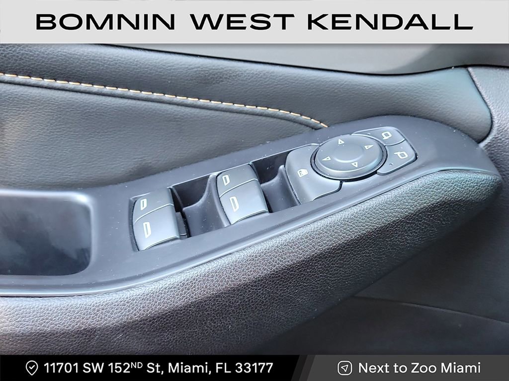 Used 2021 Chevrolet Traverse LS image 23