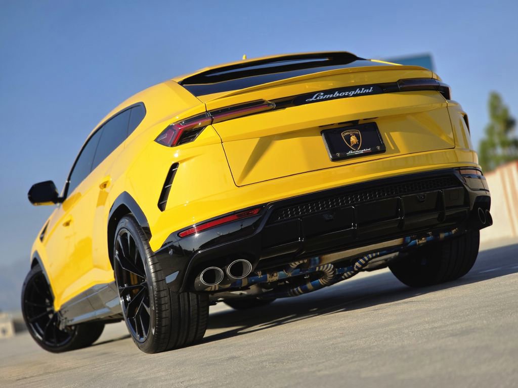 Used 2019 Lamborghini Urus image 2