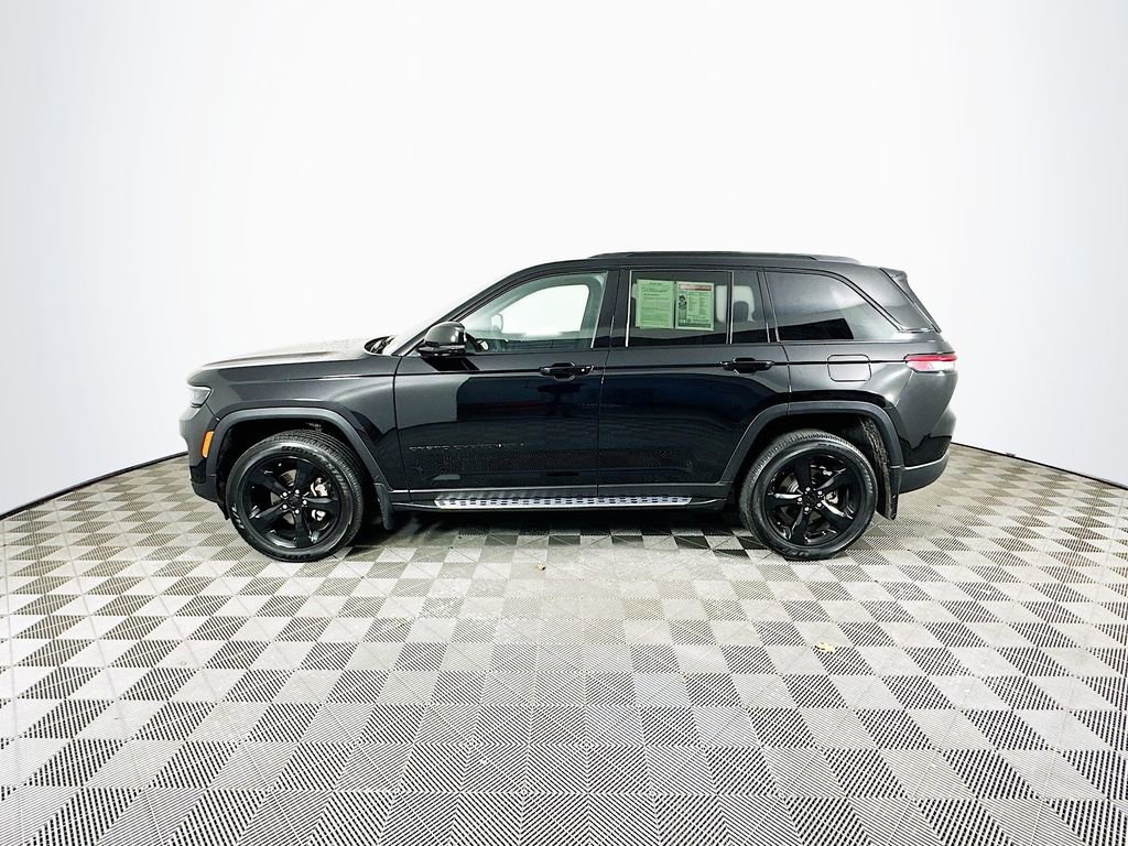 Certified 2025 Jeep Grand Cherokee Altitude image 7