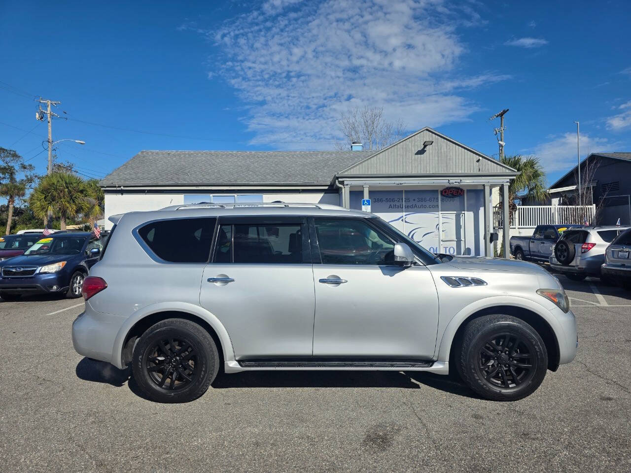 Used 2012 INFINITI QX56 2WD w/ Theater Pkg image 3