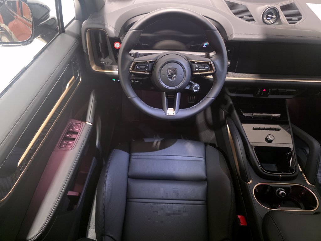 New 2026 Porsche Cayenne Turbo AWD/4WD image 24