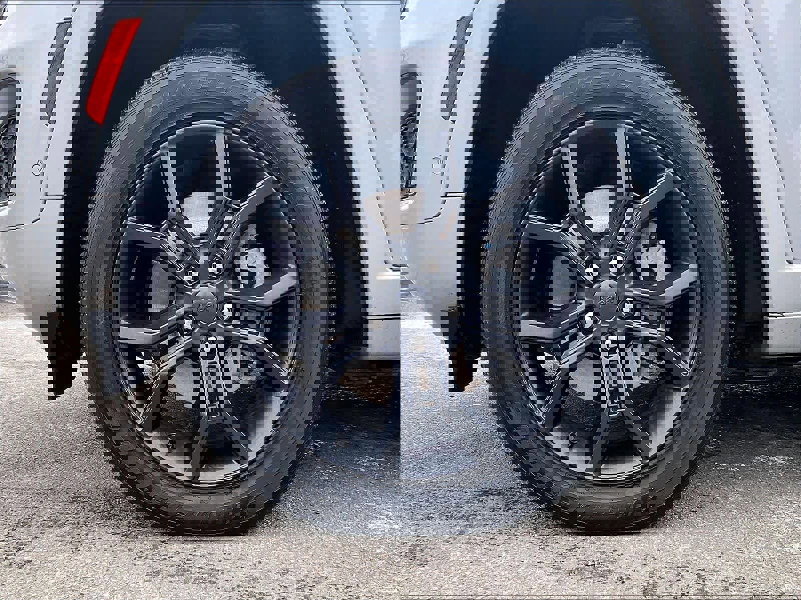 Used 2023 Jeep Grand Cherokee 30th Anniversary image 7