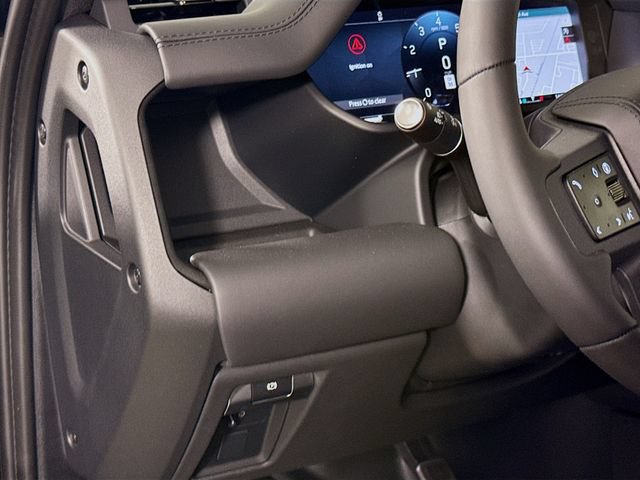 New 2026 Land Rover Defender 110 OCTA AWD/4WD image 10