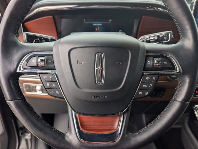 Used 2022 Lincoln Navigator Reserve image 12