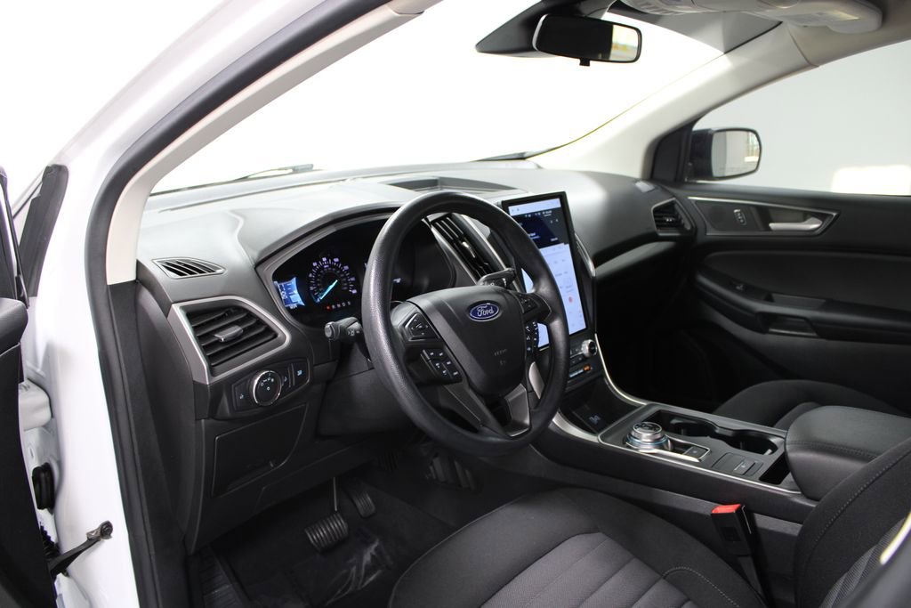 Used 2022 Ford Edge SE w/ Black Appearance Package image 21