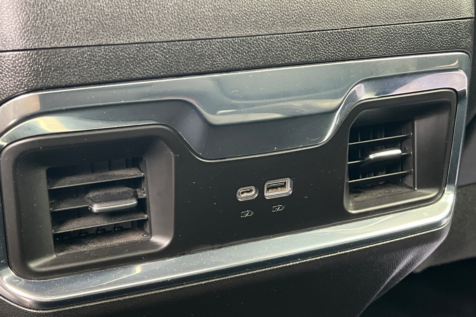 Used 2023 GMC Sierra 1500 SLT w/ SLT Premium Package image 16