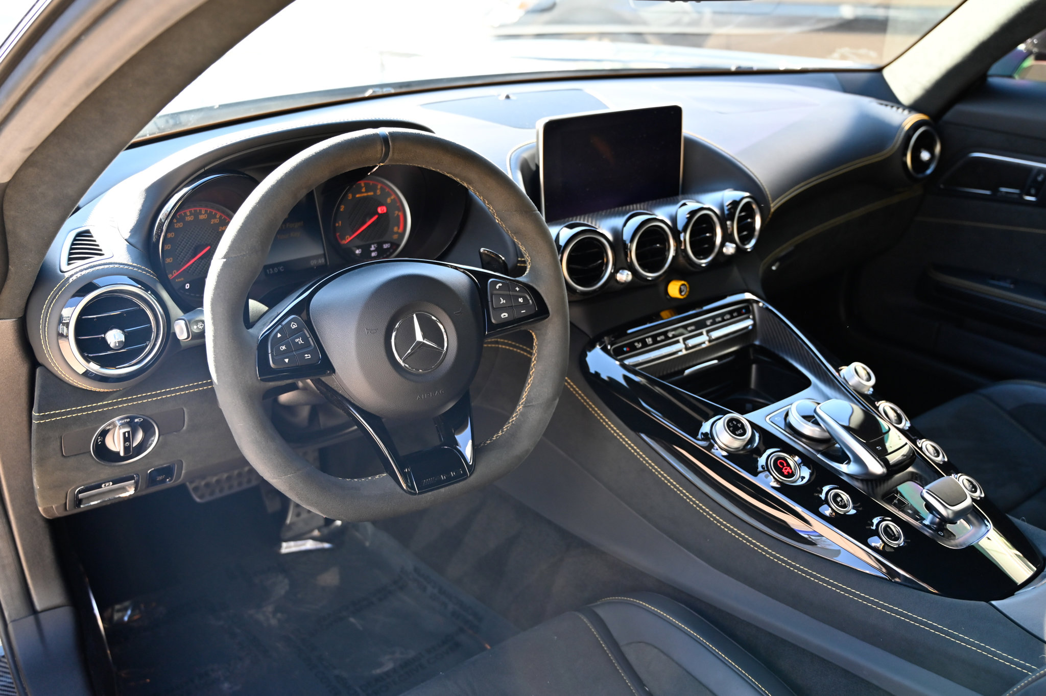 Used 2019 Mercedes-Benz AMG GT R image 16