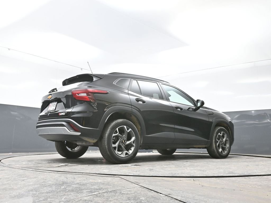 Used 2025 Chevrolet Trax LT image 47