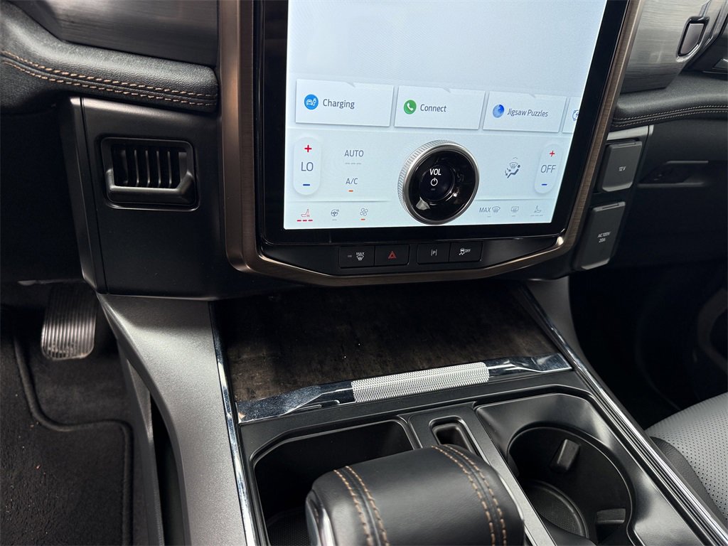 Used 2023 Ford F150 Lightning Lariat image 29