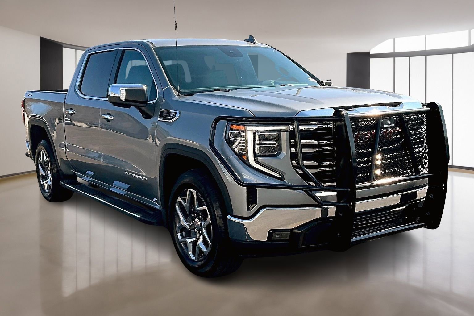 Used 2023 GMC Sierra 1500 SLT image 1