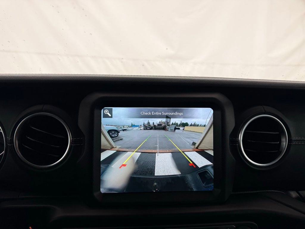 Used 2021 Jeep Gladiator Overland w/ Uconnect 4C Nav & Sound Group image 37