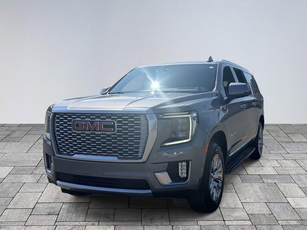 Used 2021 GMC Yukon XL Denali image 3
