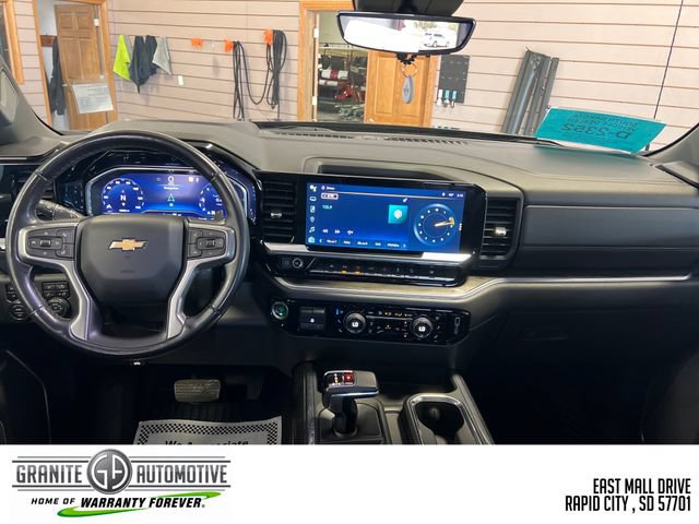 Used 2022 Chevrolet Silverado 1500 LTZ w/ LTZ Premium Package AWD/4WD image 12