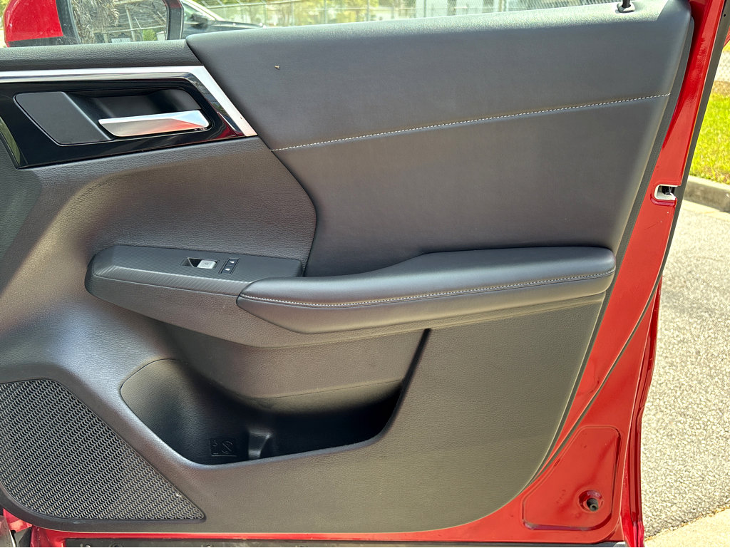 Used 2024 Mitsubishi Outlander SE image 10