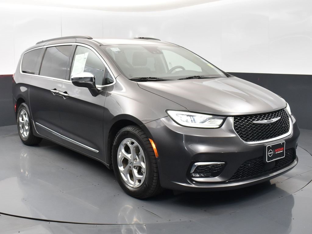 Used 2022 Chrysler Pacifica Limited