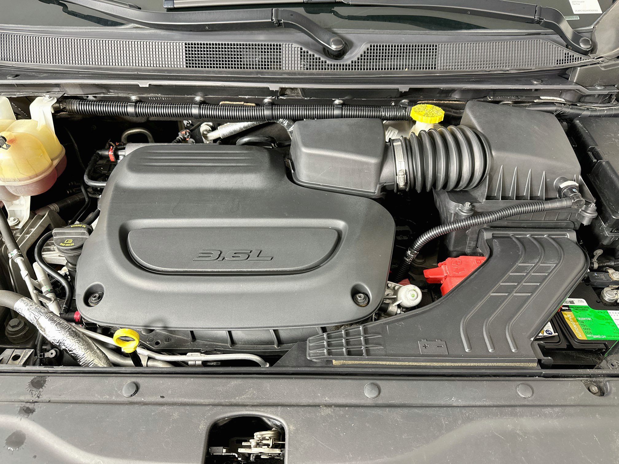Used 2019 Chrysler Pacifica Touring-L Plus w/ Advanced Safetytec Group FWD image 36