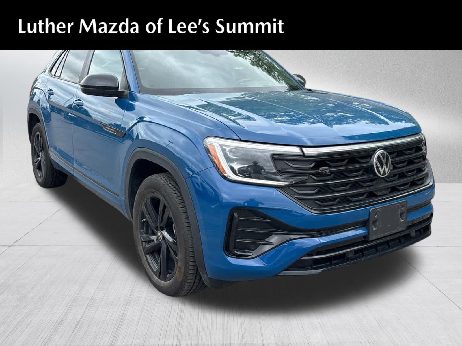 Used 2025 Volkswagen Atlas Cross Sport SEL R-Line AWD/4WD image 1