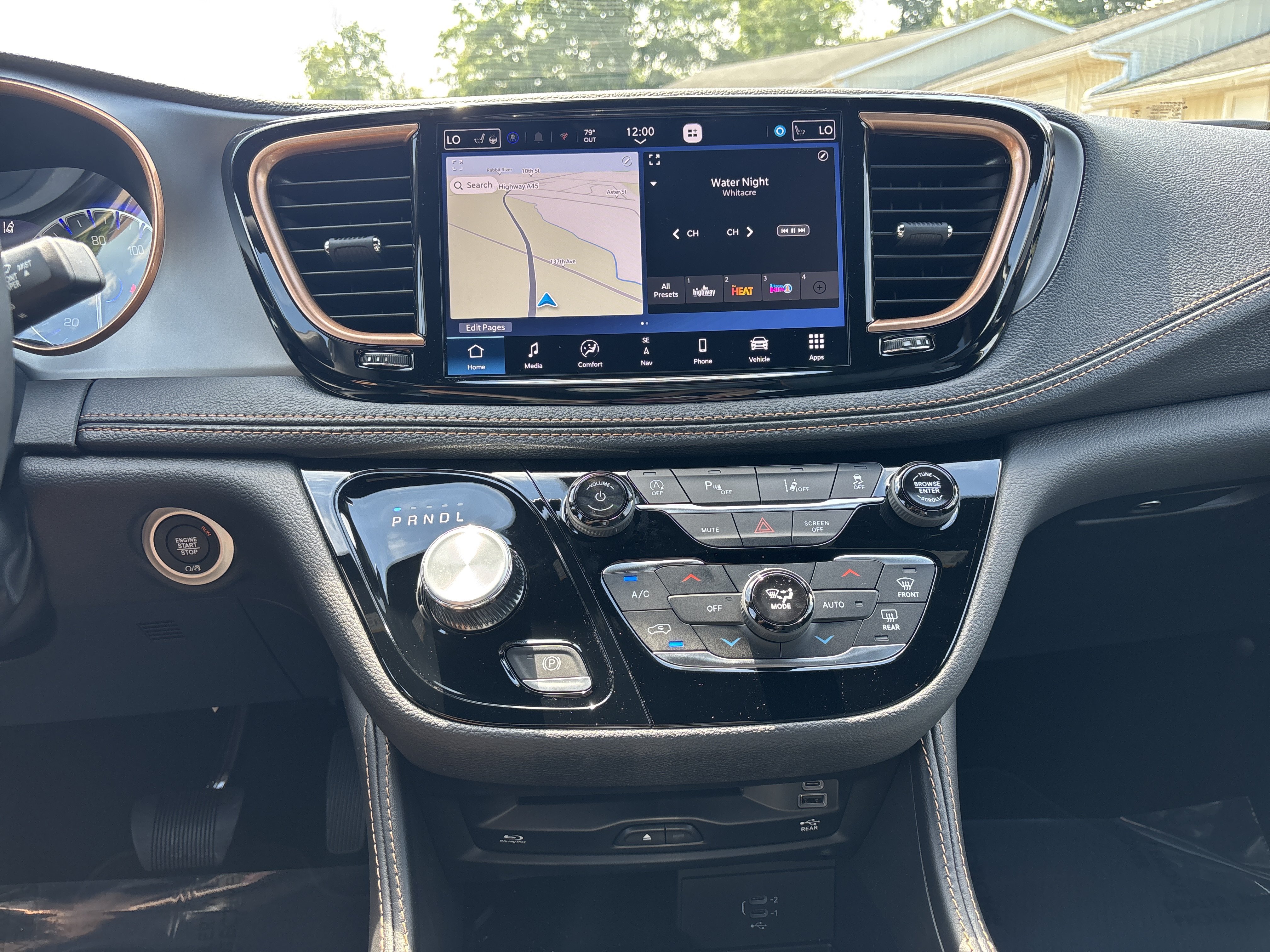New 2027 Chrysler Pacifica Pinnacle FWD image 24