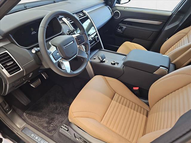 New 2025 Land Rover Discovery Dynamic SE AWD/4WD image 17