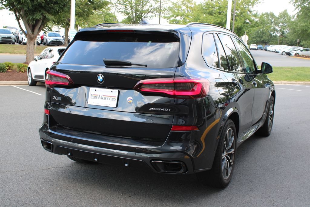 Used 2021 BMW X5 xDrive40i w/ M Sport Package AWD/4WD image 3