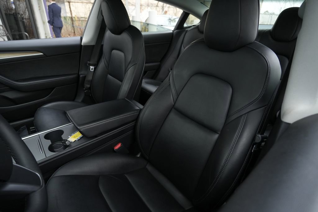 Used 2021 Tesla Model 3 Standard Range Plus image 17