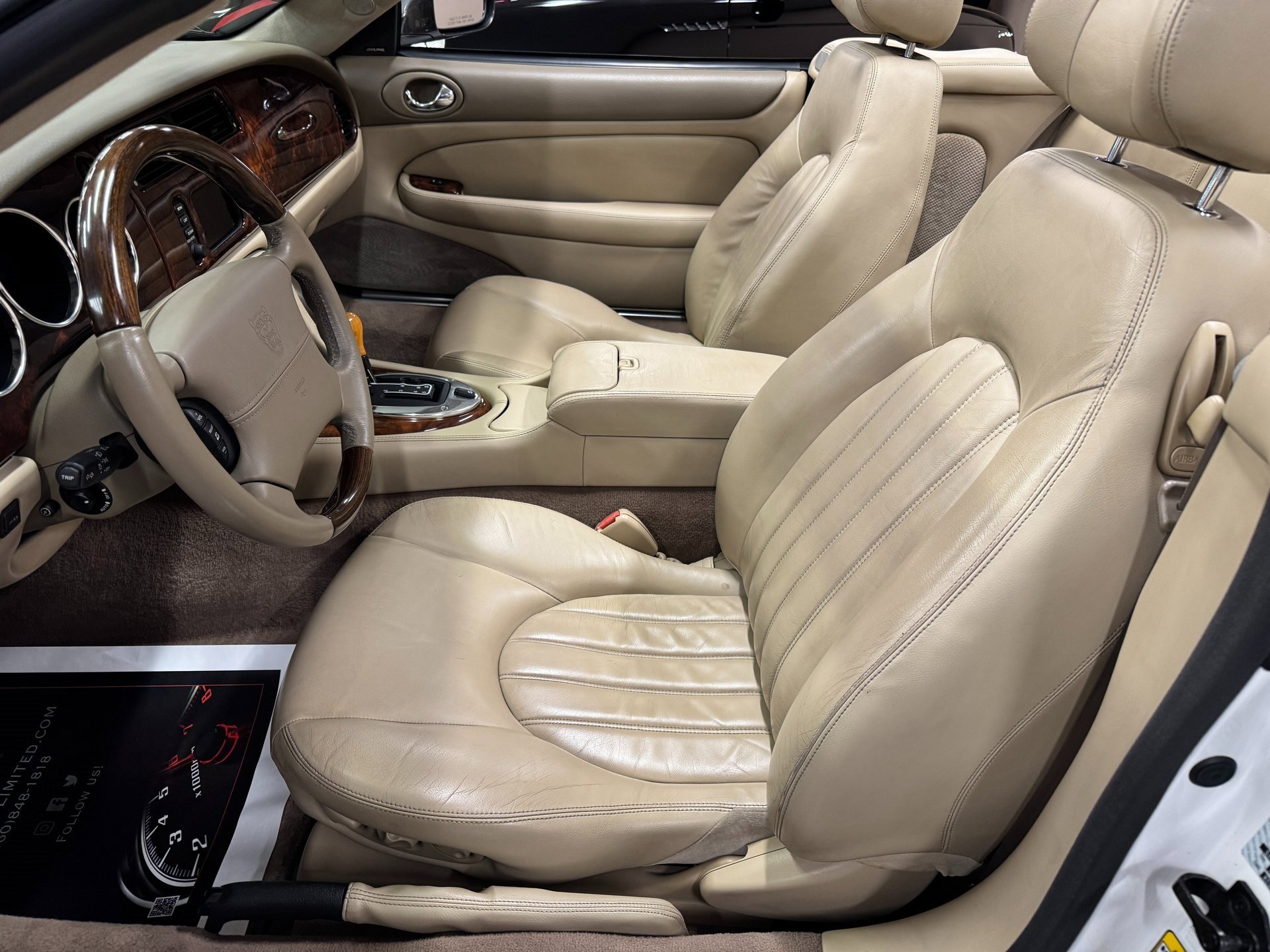 Used 2003 Jaguar XK8 Convertible image 9