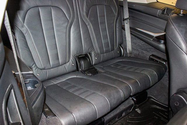 Used 2019 BMW X7 xDrive50i w/ Executive Package image 13