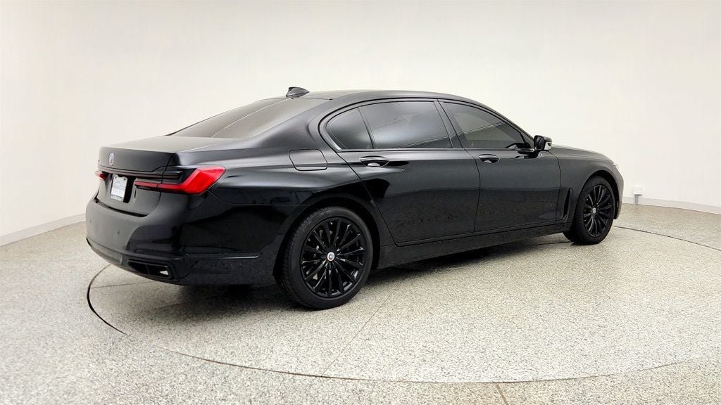 Used 2022 BMW 740i xDrive w/ Premium Package AWD/4WD image 5