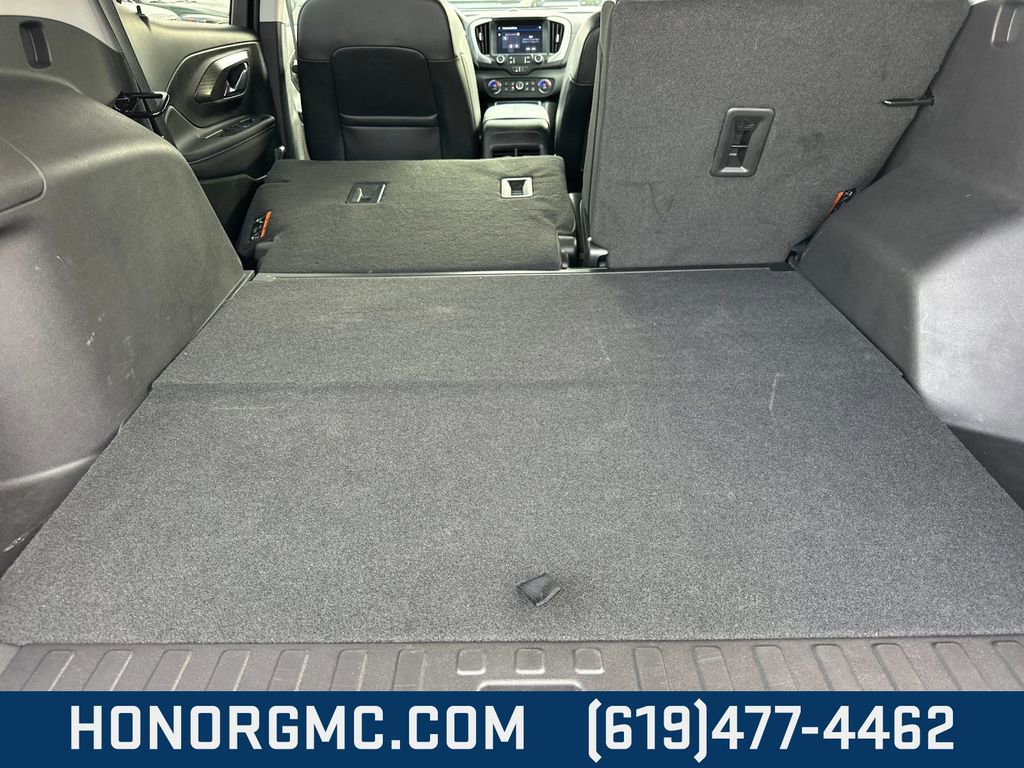 Used 2024 GMC Terrain SLT image 16