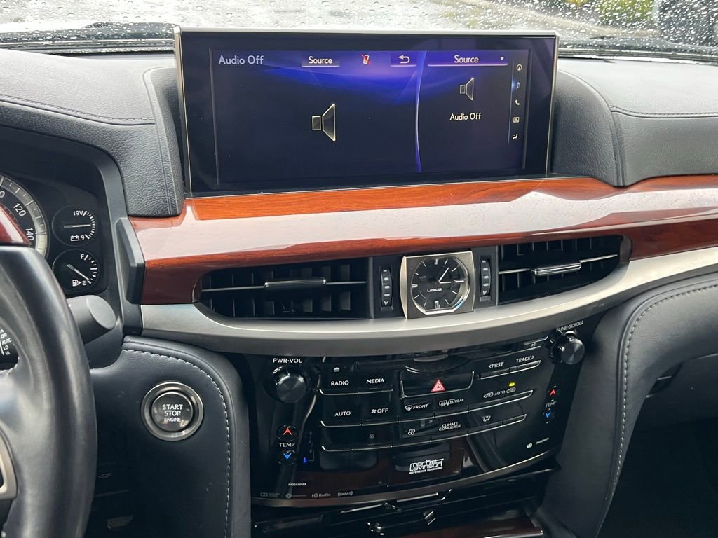 Used 2021 Lexus LX 570 4WD w/ Luxury Package image 20