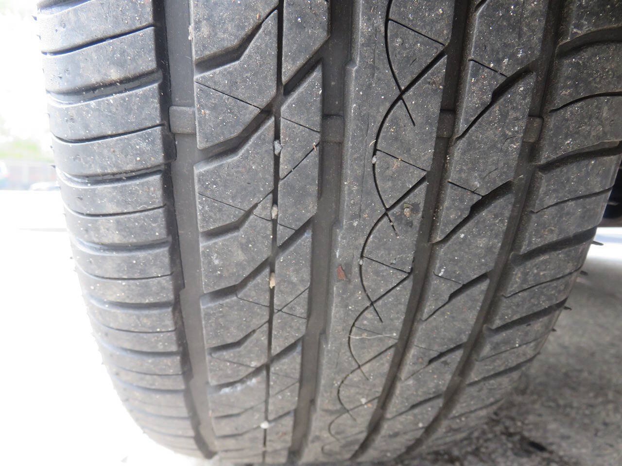 Used 2011 Chevrolet HHR LT FWD image 32