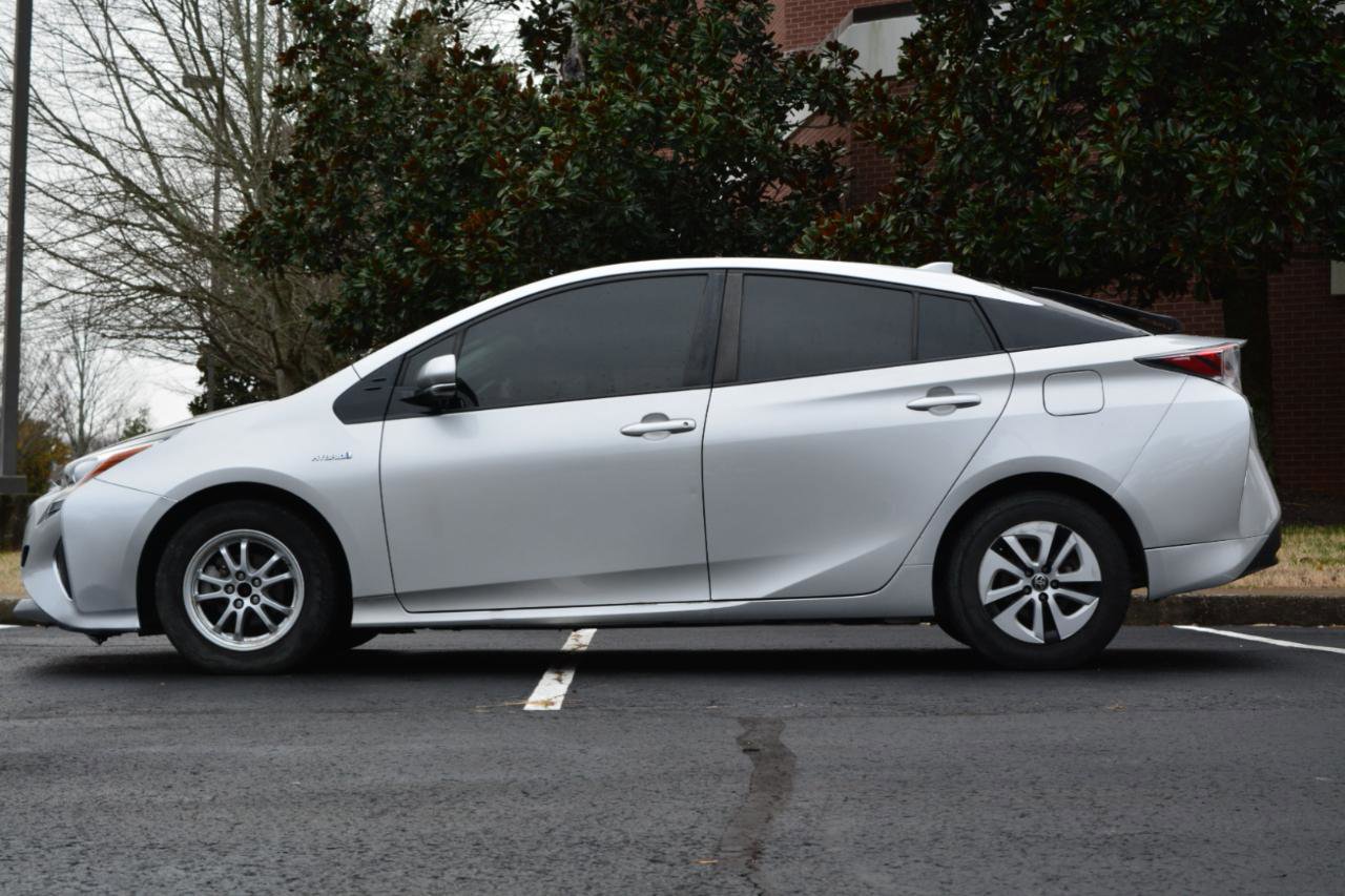 Used 2017 Toyota Prius Three w/ Carpet Mat Package image 8