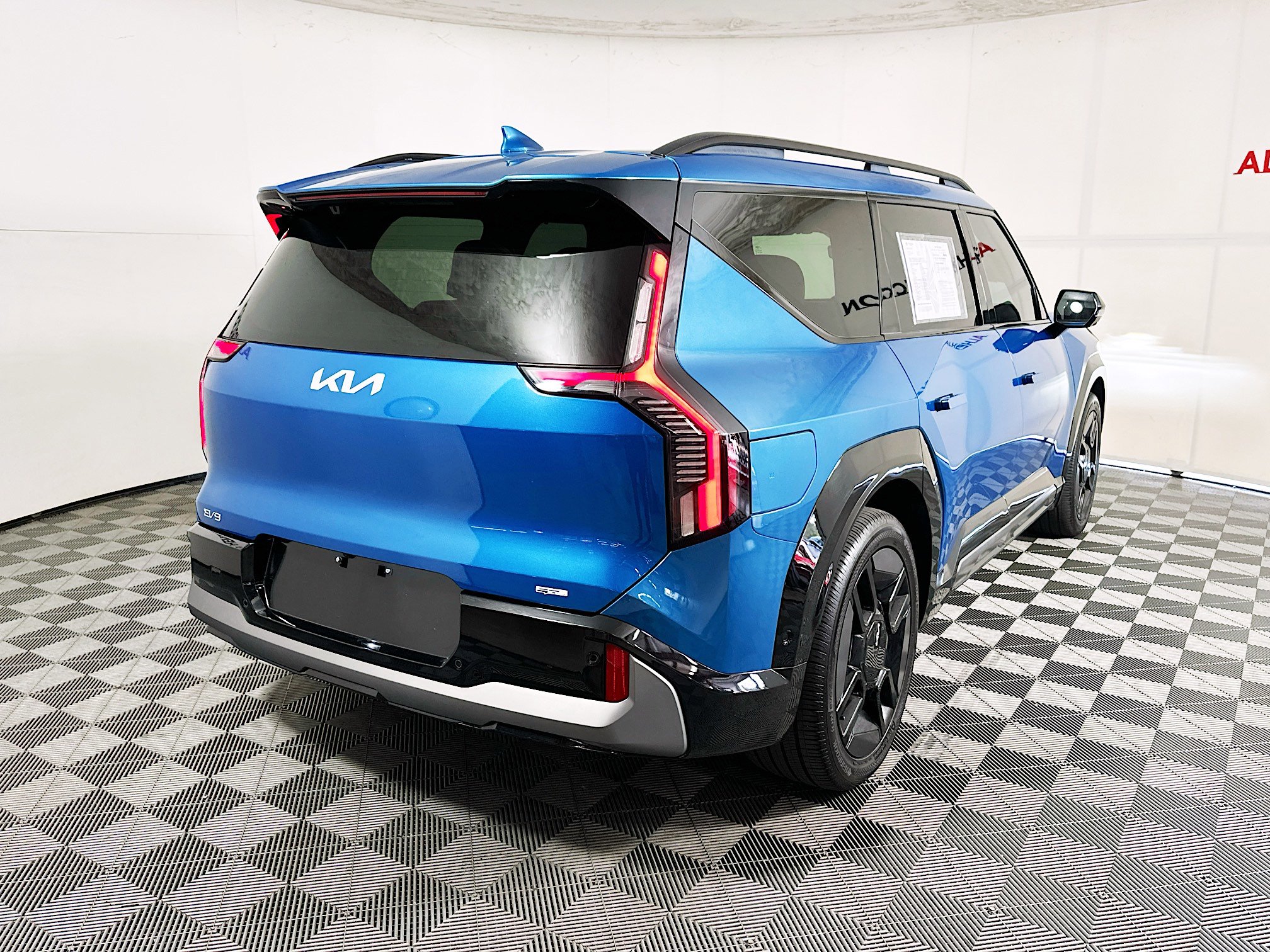 Used 2025 Kia EV9 GT-Line image 3