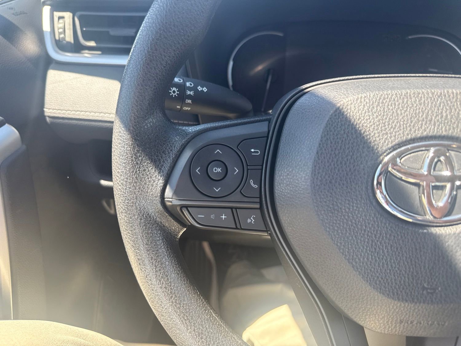 Used 2023 Toyota RAV4 LE AWD/4WD image 26