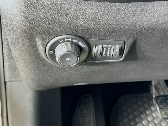 Used 2024 Jeep Compass Trailhawk w/ Sun and Sound Group AWD/4WD image 10