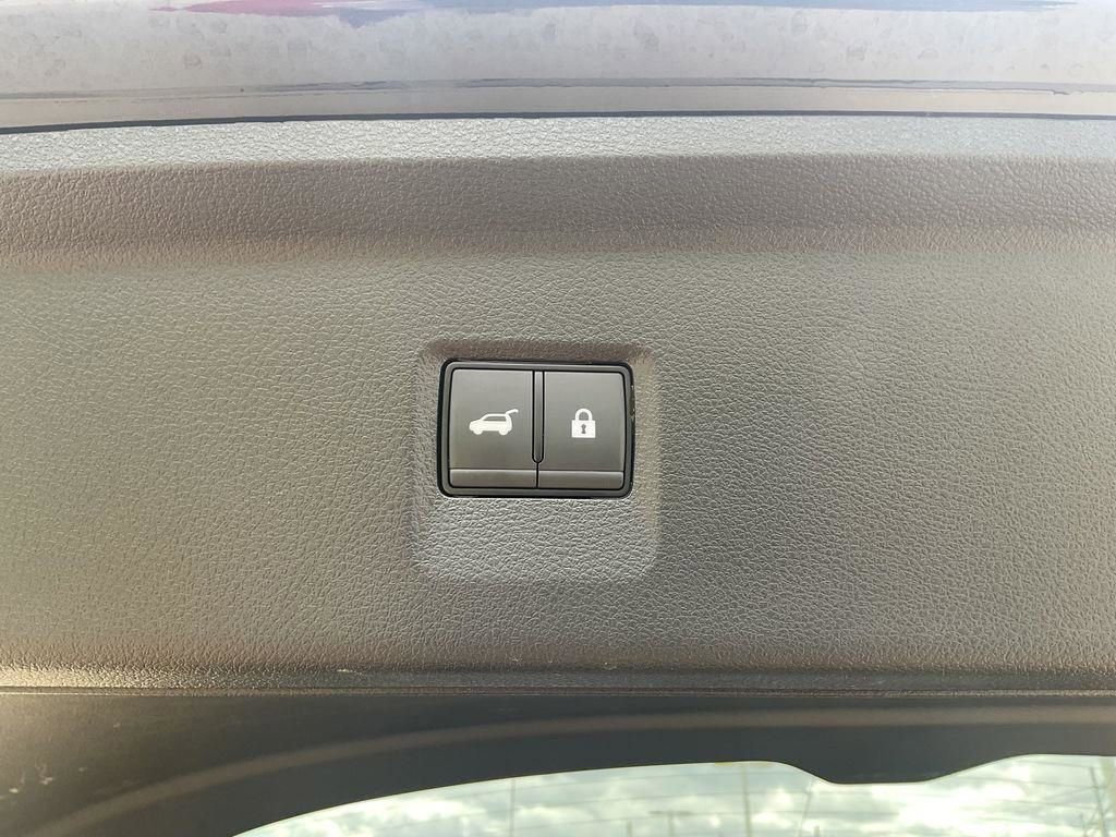 Used 2025 INFINITI QX60 Luxe w/ Black Edition image 15