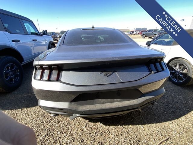 Used 2025 Ford Mustang Coupe RWD image 4
