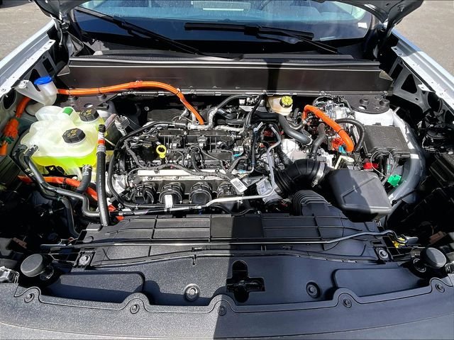 New 2025 Ford Maverick XLT w/ XLT Luxury Package FWD image 12