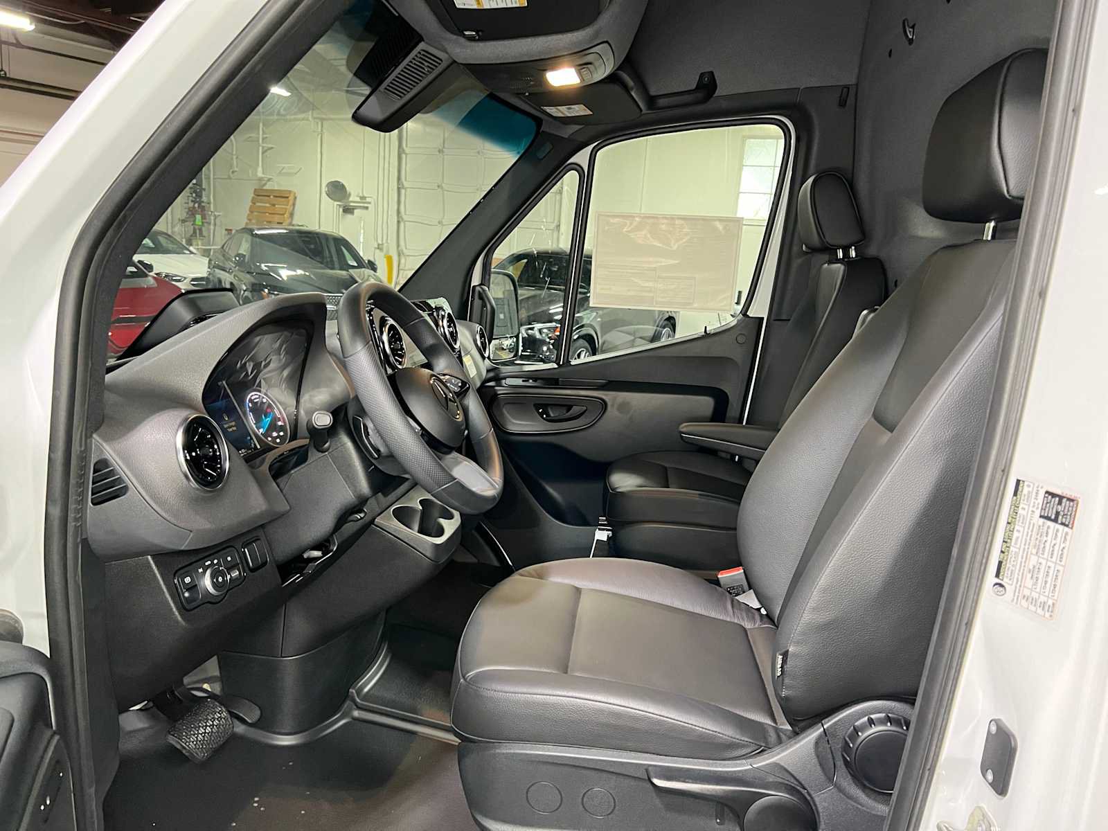 New 2025 Mercedes-Benz eSprinter 170 Cargo image 21