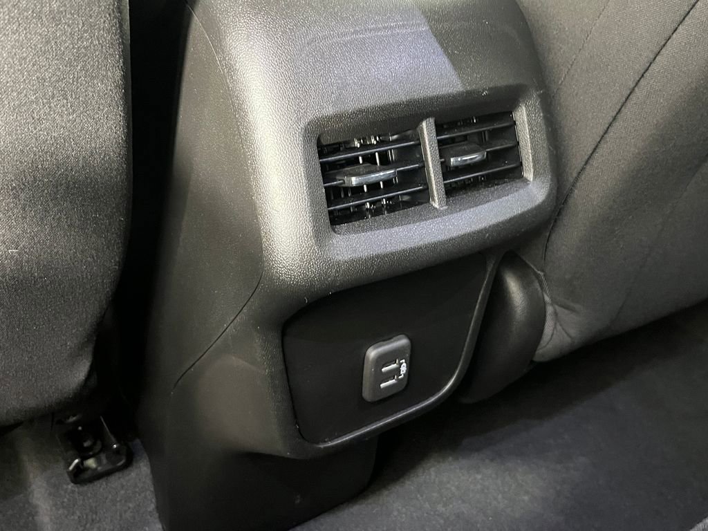 Used 2022 Chevrolet Equinox LT w/ Driver Convenience Package image 27