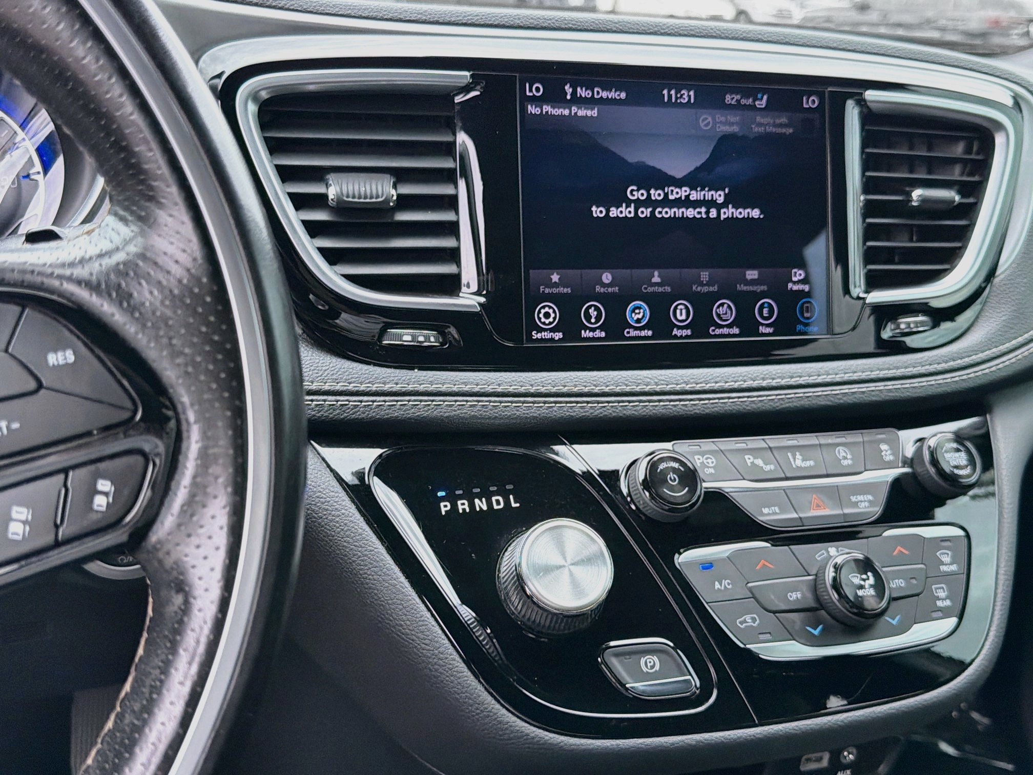 Used 2019 Chrysler Pacifica Limited w/ Advanced Safetytec Group FWD image 29