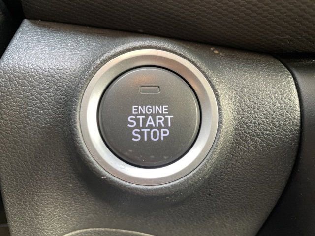 Used 2022 Hyundai Kona Limited image 16