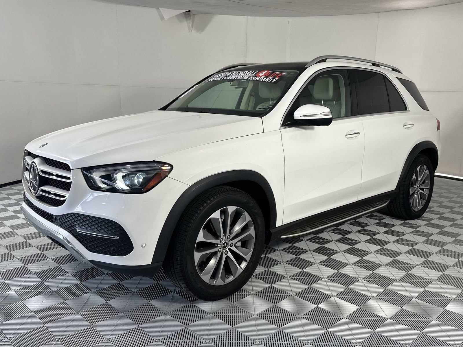 Used 2020 Mercedes-Benz GLE 350 w/ Premium Package image 4