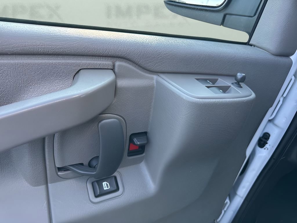 Used 2023 GMC Savana 2500 w/ Driver Convenience Package image 19