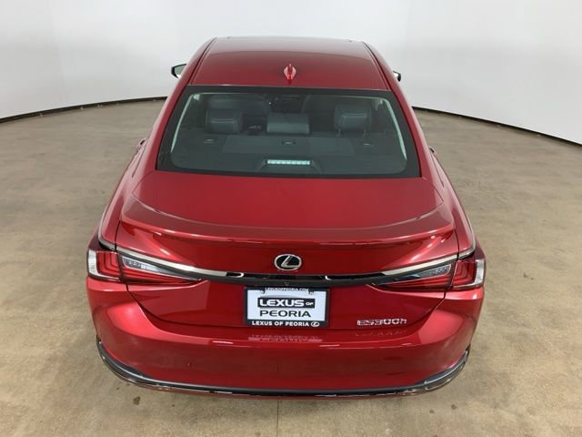 Used 2025 Lexus ES 300h F Sport w/ Accessory Package (Z2) image 11