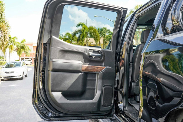 Used 2019 Chevrolet Silverado 1500 High Country w/ Technology Package AWD/4WD image 30