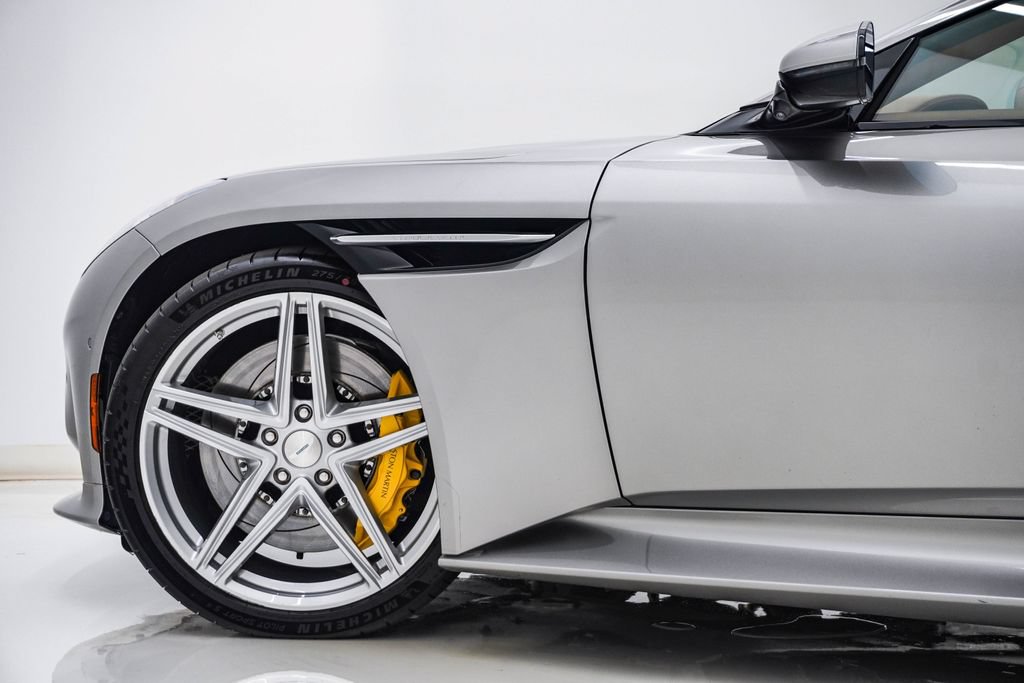 Used 2025 Aston Martin DB12 Coupe RWD image 14